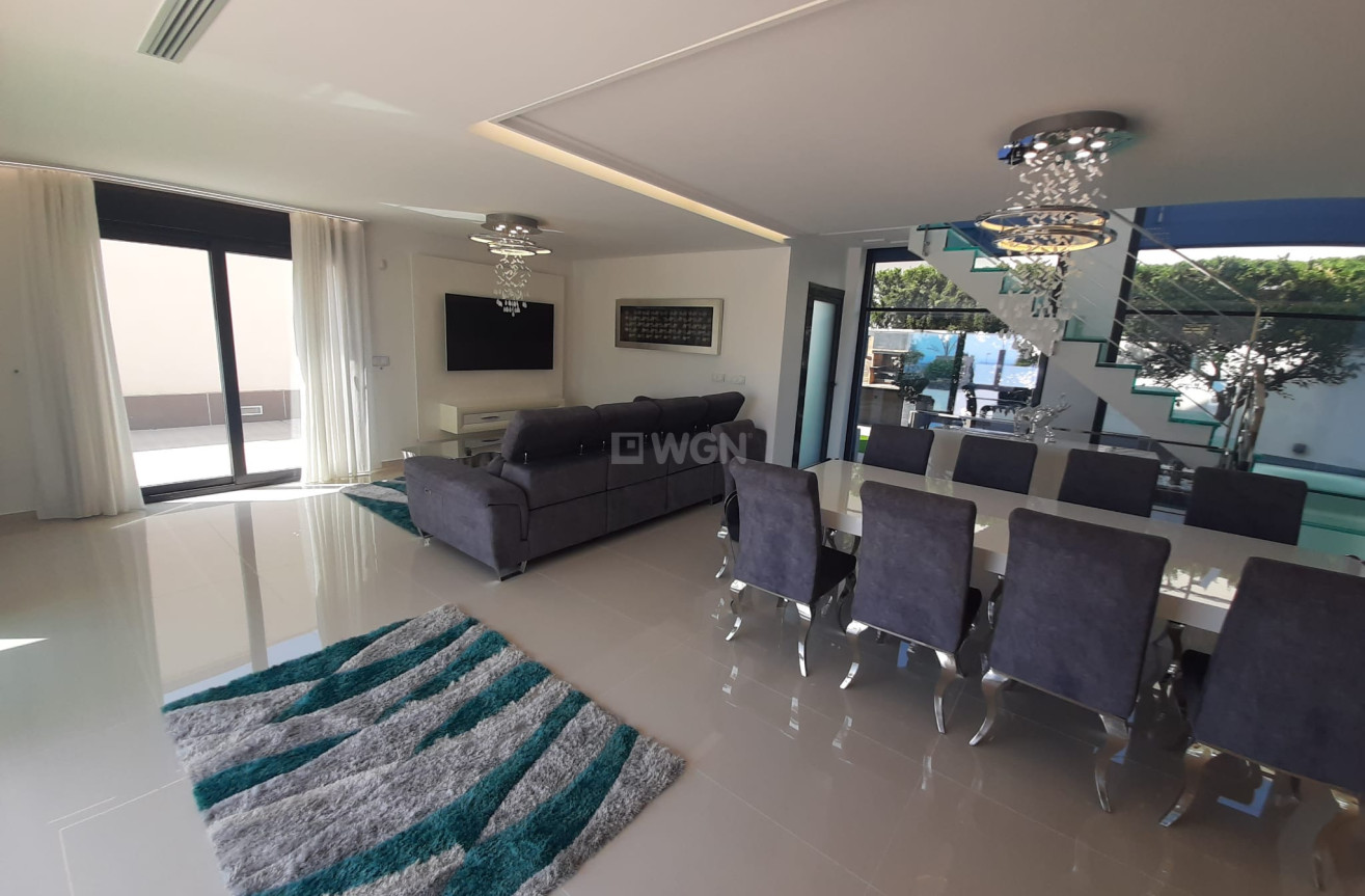 Resale - Villa - San Miguel de Salinas - Inland