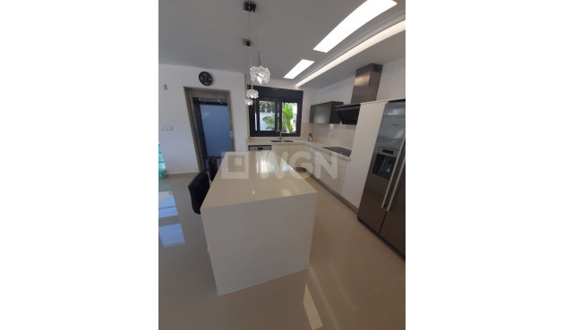 Resale - Villa - San Miguel de Salinas - Inland