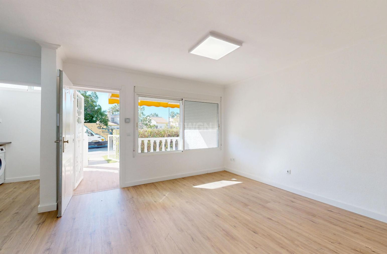 Resale - Bungalow - Orihuela Costa - Costa Blanca