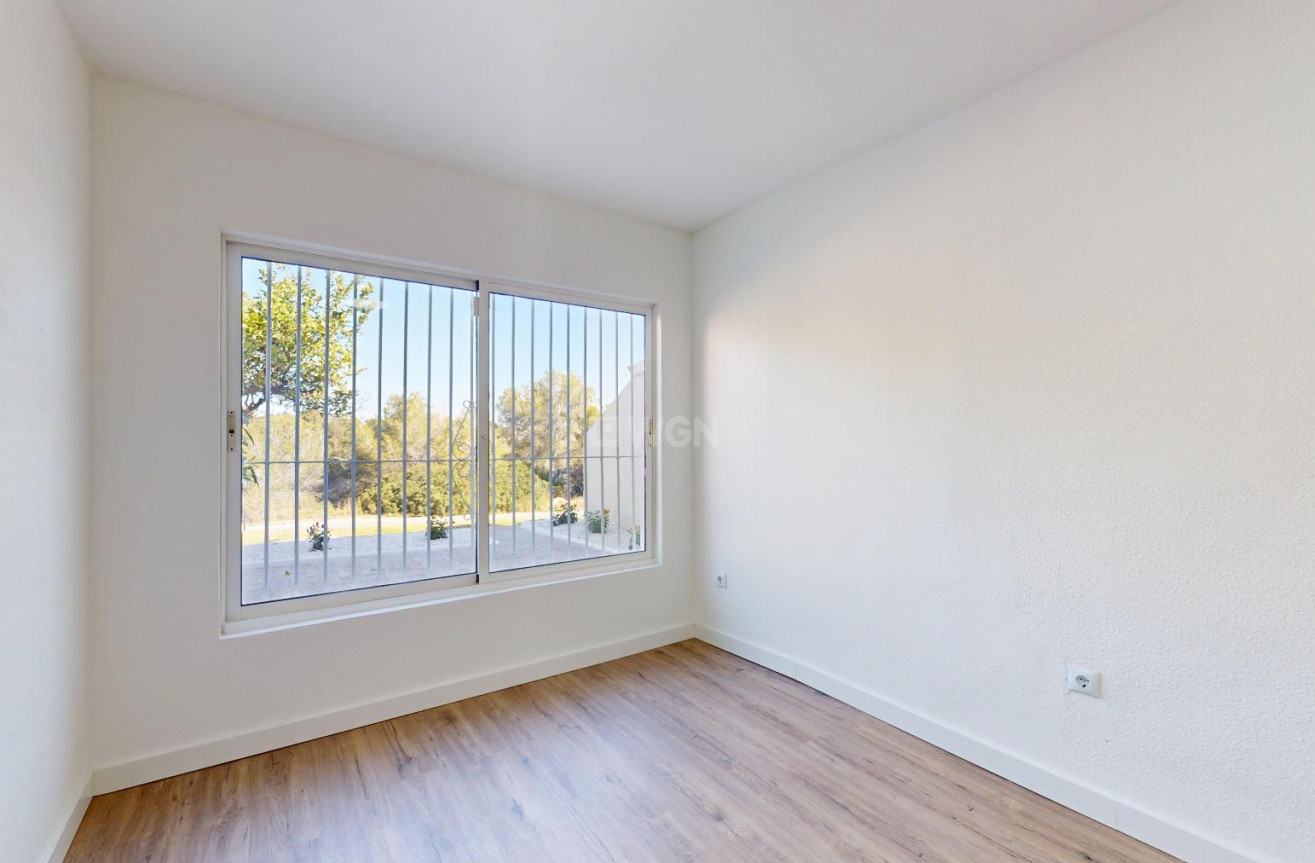 Resale - Bungalow - Orihuela Costa - Costa Blanca