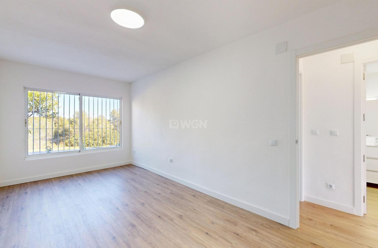 Resale - Bungalow - Orihuela Costa - Costa Blanca