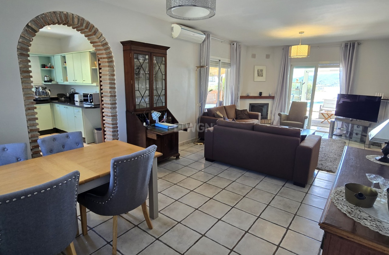 Resale - Villa - Vinuela - Inland