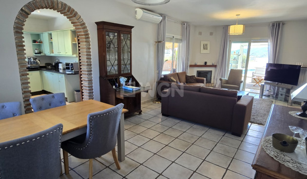 Resale - Villa - Vinuela - Inland