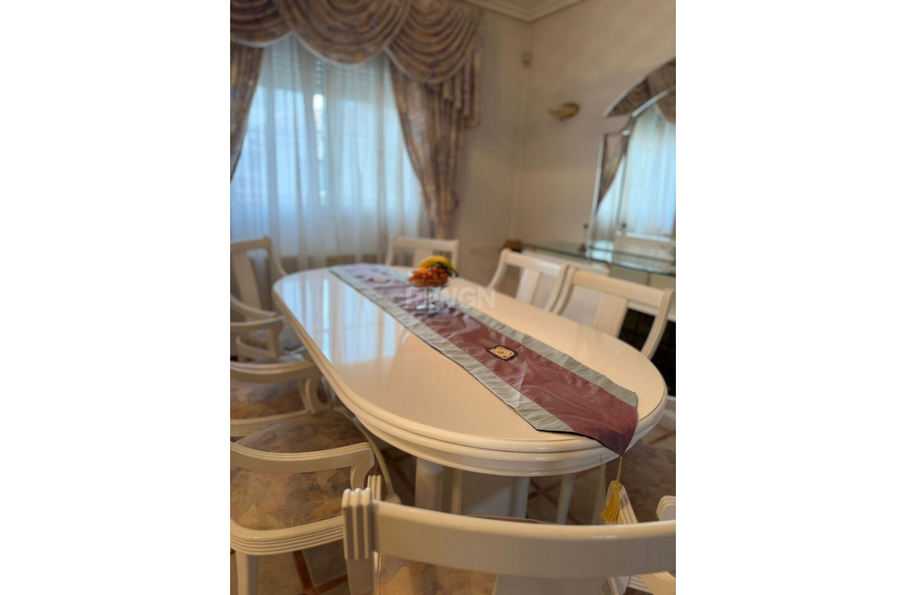 Resale - Villa - Playa Flamenca - Costa Blanca