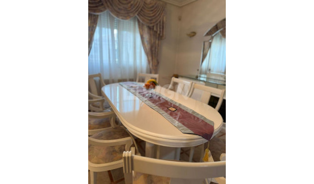 Resale - Villa - Playa Flamenca - Costa Blanca