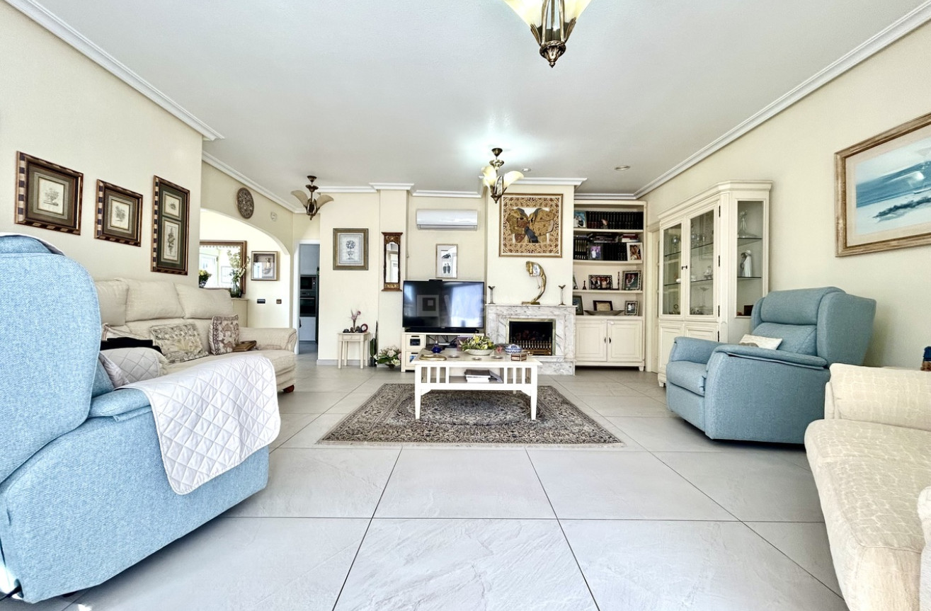 Resale - Villa - Pinar de Campoverde - Inland