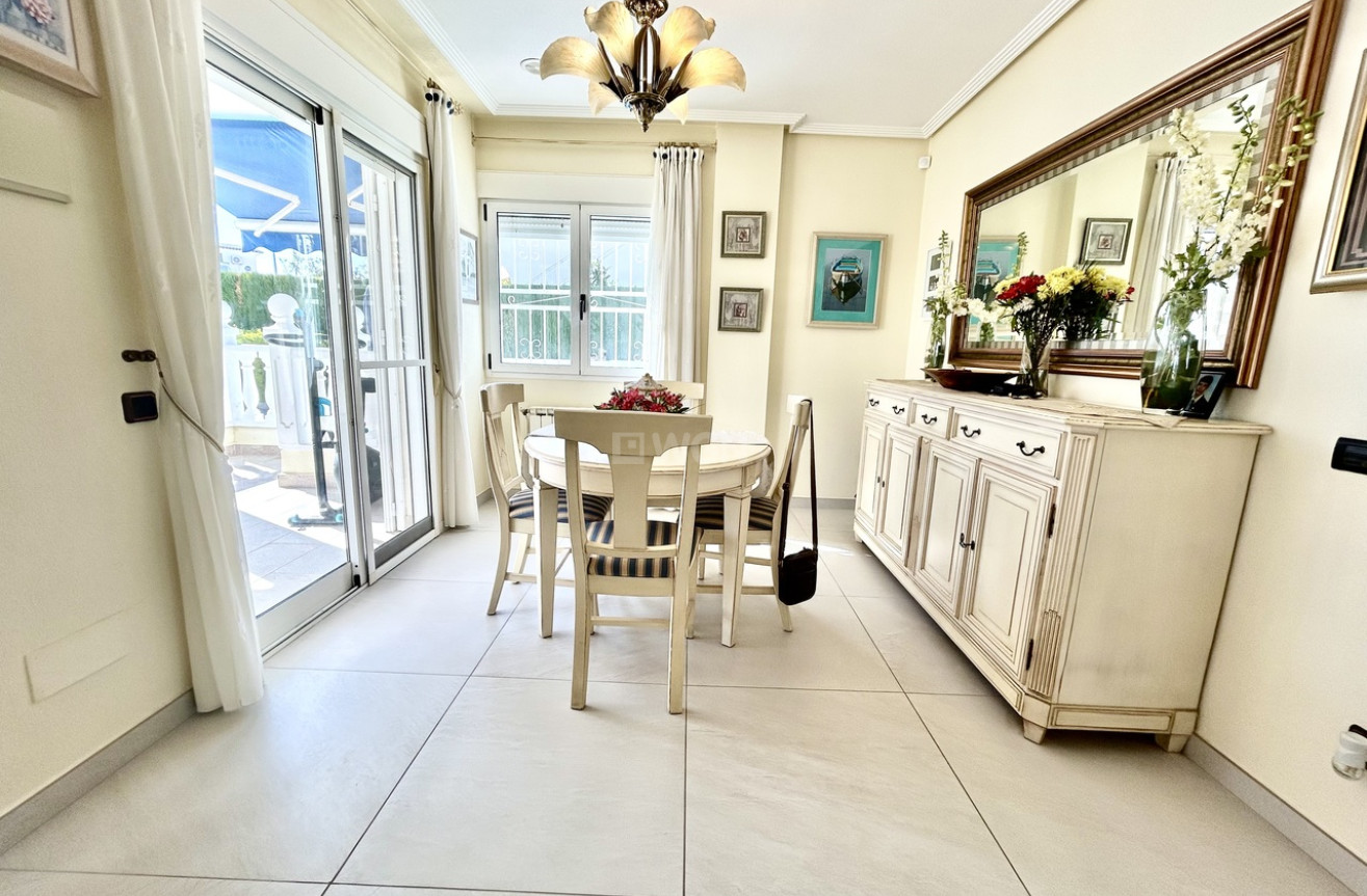 Resale - Villa - Pinar de Campoverde - Inland