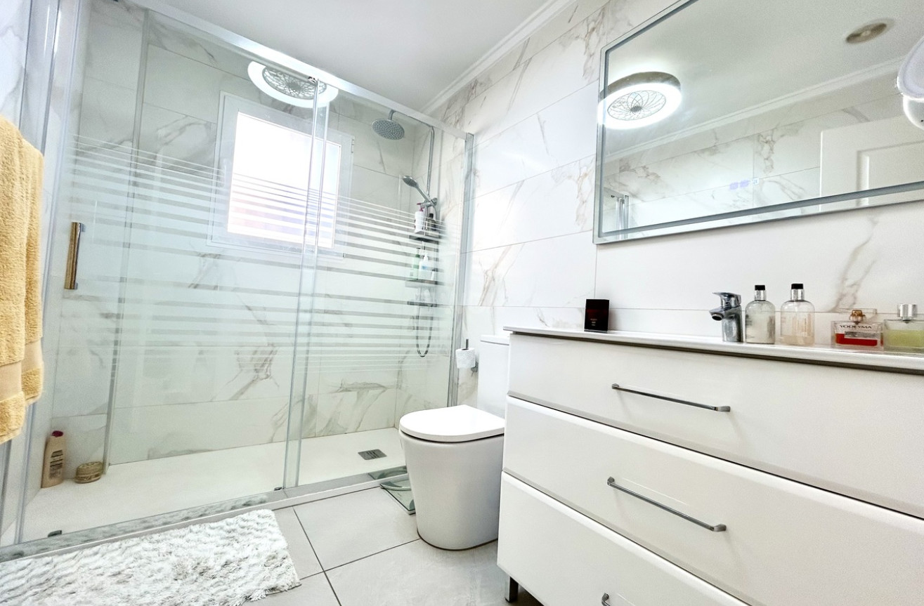 Resale - Villa - Pinar de Campoverde - Inland