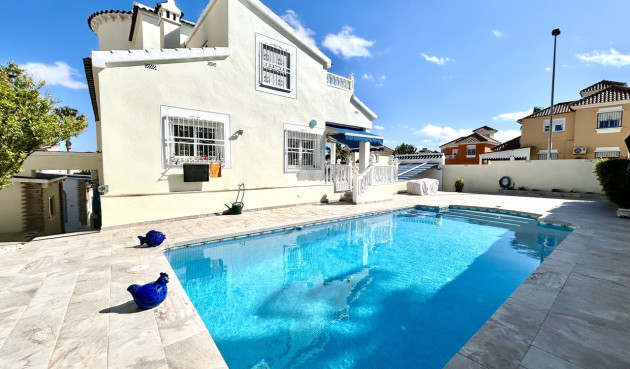 Resale - Villa - Pinar de Campoverde - Inland