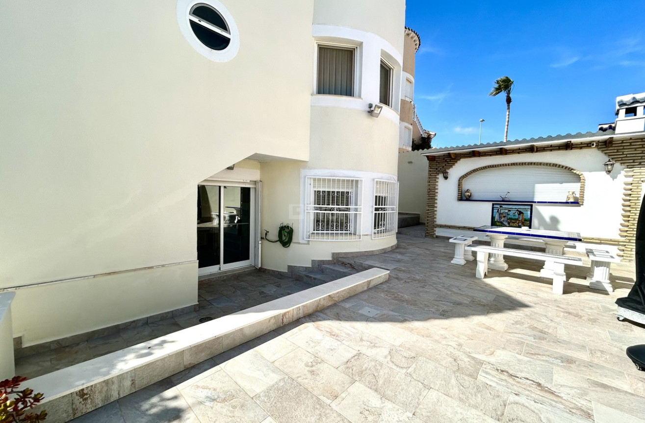 Resale - Villa - Pinar de Campoverde - Inland