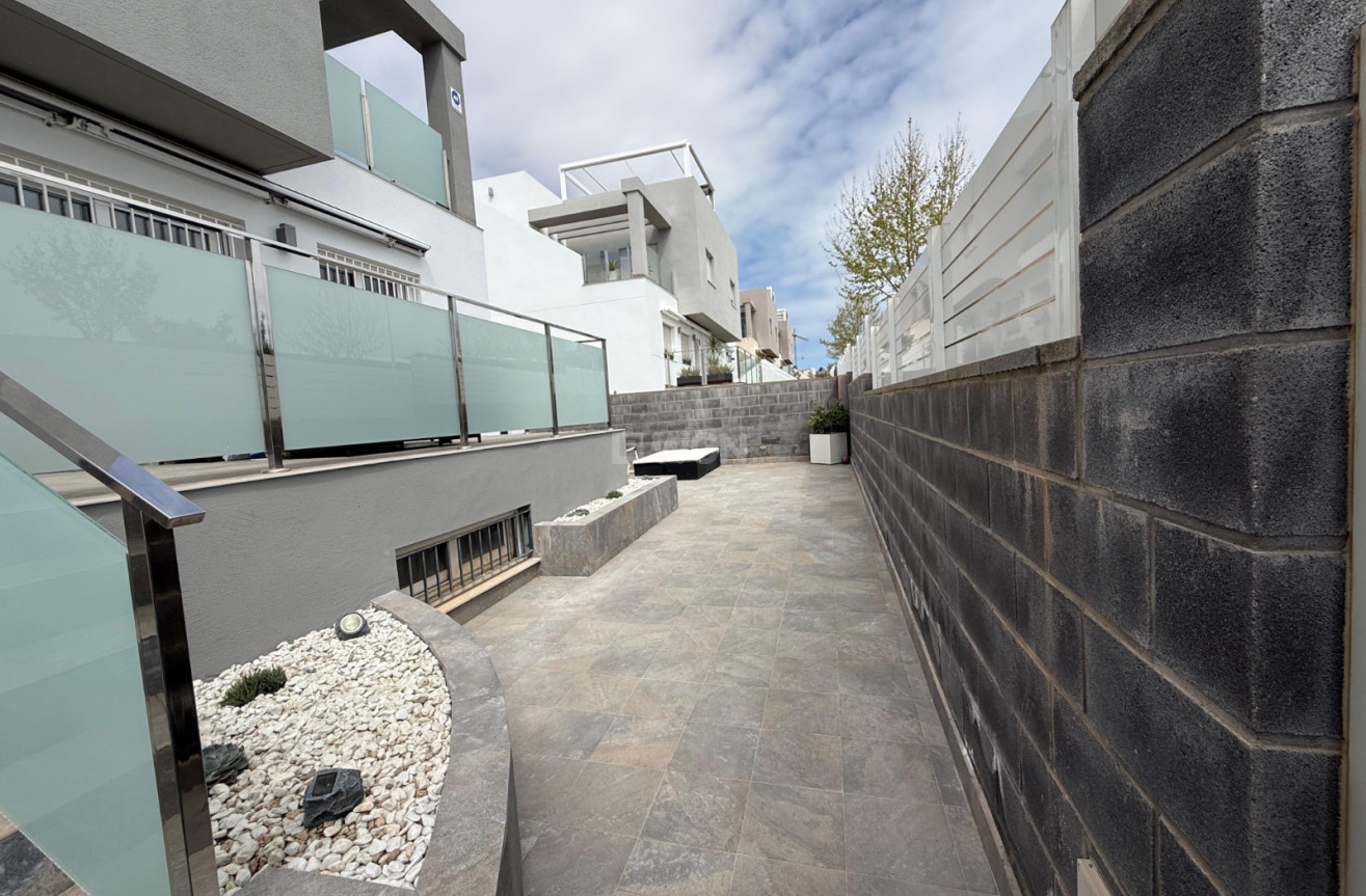 Odsprzedaż - Villa - Torrevieja - Costa Blanca