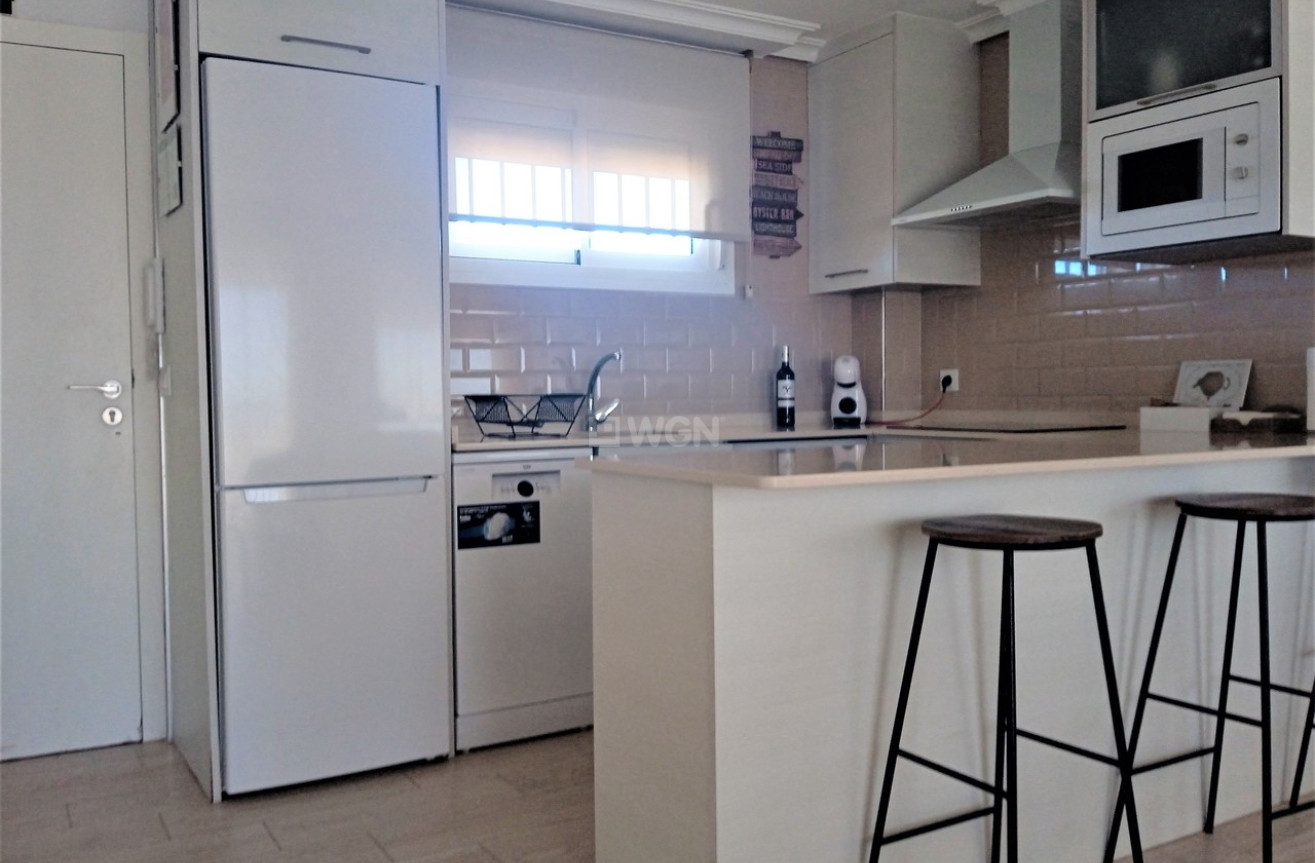 Resale - Apartment / flat - Mil Palmeras - Costa Blanca