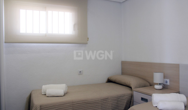 Resale - Apartment / flat - Mil Palmeras - Costa Blanca