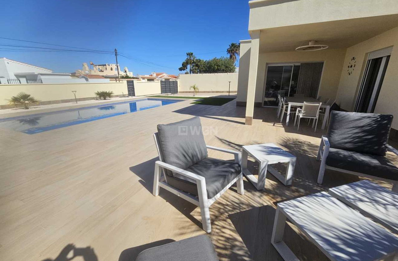 Resale - Villa - Torrevieja - Costa Blanca