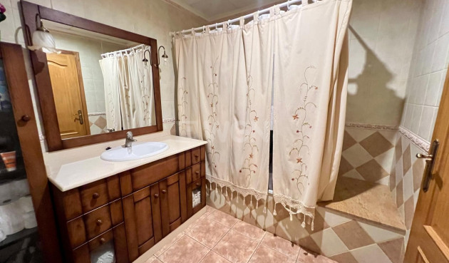 Odsprzedaż - Kamienica - Pinoso - Inland