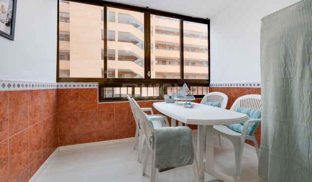 Odsprzedaż - Mieszkanie w bloku - Torrevieja - Cabo Cervera