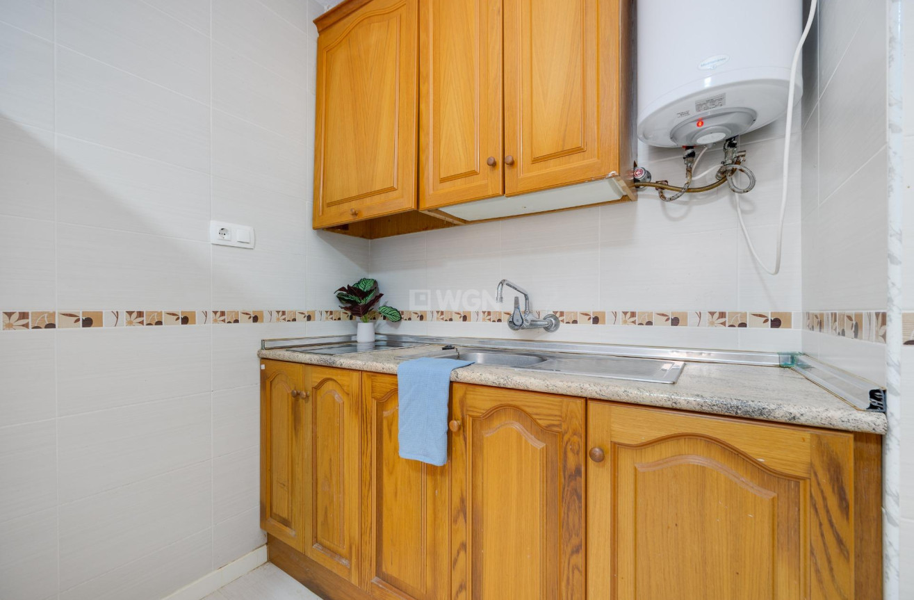 Odsprzedaż - Mieszkanie w bloku - Torrevieja - Cabo Cervera