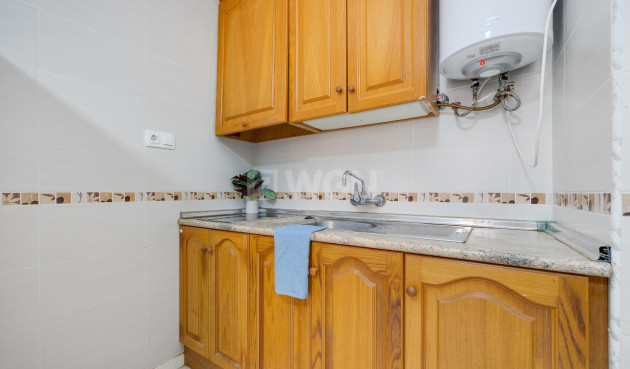 Odsprzedaż - Mieszkanie w bloku - Torrevieja - Cabo Cervera