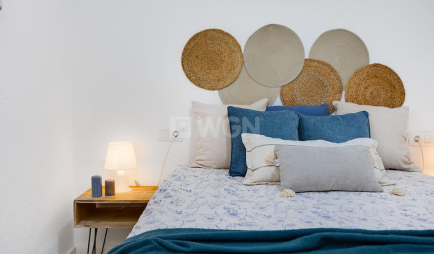 Odsprzedaż - Mieszkanie w bloku - Torrevieja - Cabo Cervera