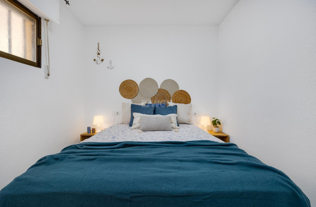 Odsprzedaż - Mieszkanie w bloku - Torrevieja - Cabo Cervera