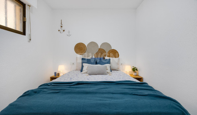 Odsprzedaż - Mieszkanie w bloku - Torrevieja - Cabo Cervera