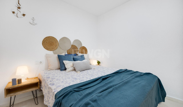 Odsprzedaż - Mieszkanie w bloku - Torrevieja - Cabo Cervera