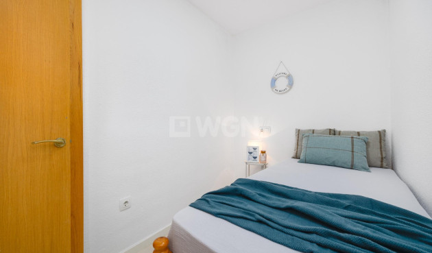 Odsprzedaż - Mieszkanie w bloku - Torrevieja - Cabo Cervera