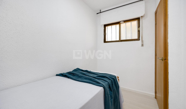 Odsprzedaż - Mieszkanie w bloku - Torrevieja - Cabo Cervera