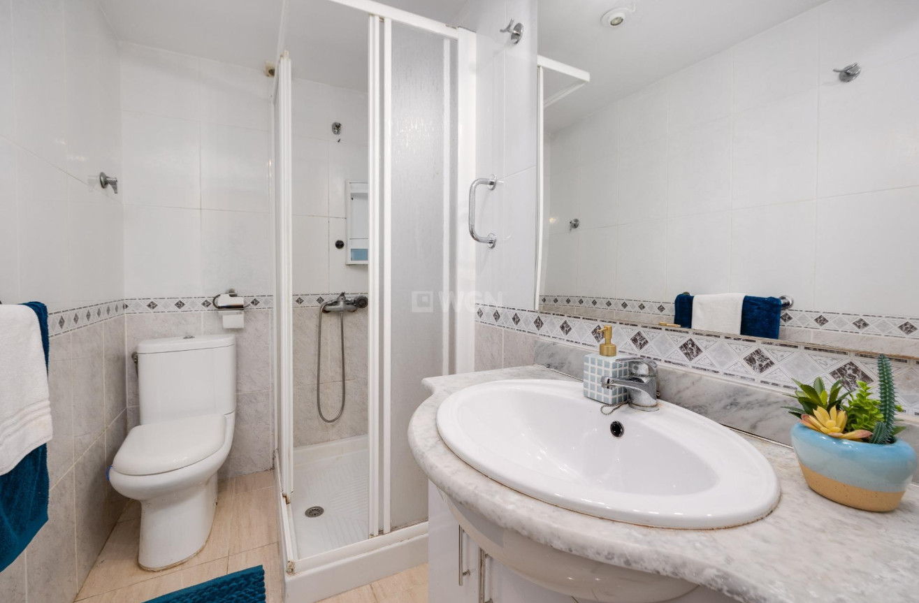 Odsprzedaż - Mieszkanie w bloku - Torrevieja - Cabo Cervera