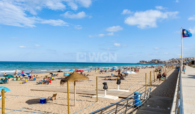 Odsprzedaż - Mieszkanie w bloku - Torrevieja - Cabo Cervera