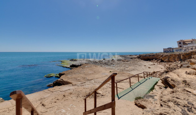 Odsprzedaż - Mieszkanie w bloku - Torrevieja - Cabo Cervera
