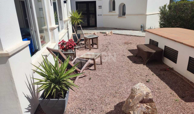 Odsprzedaż - Mieszkanie w bloku - Hacienda Riquelme Golf Resort - Inland