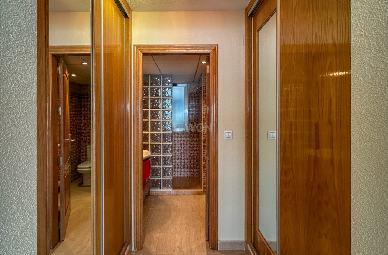 Resale - Apartment / flat - Torrevieja - Costa Blanca