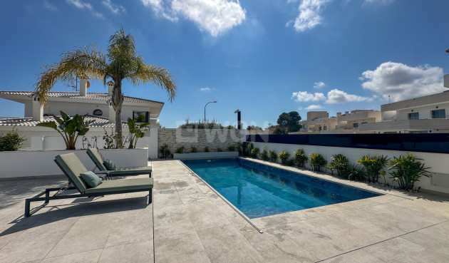 Resale - Villa - Orihuela Costa - Costa Blanca