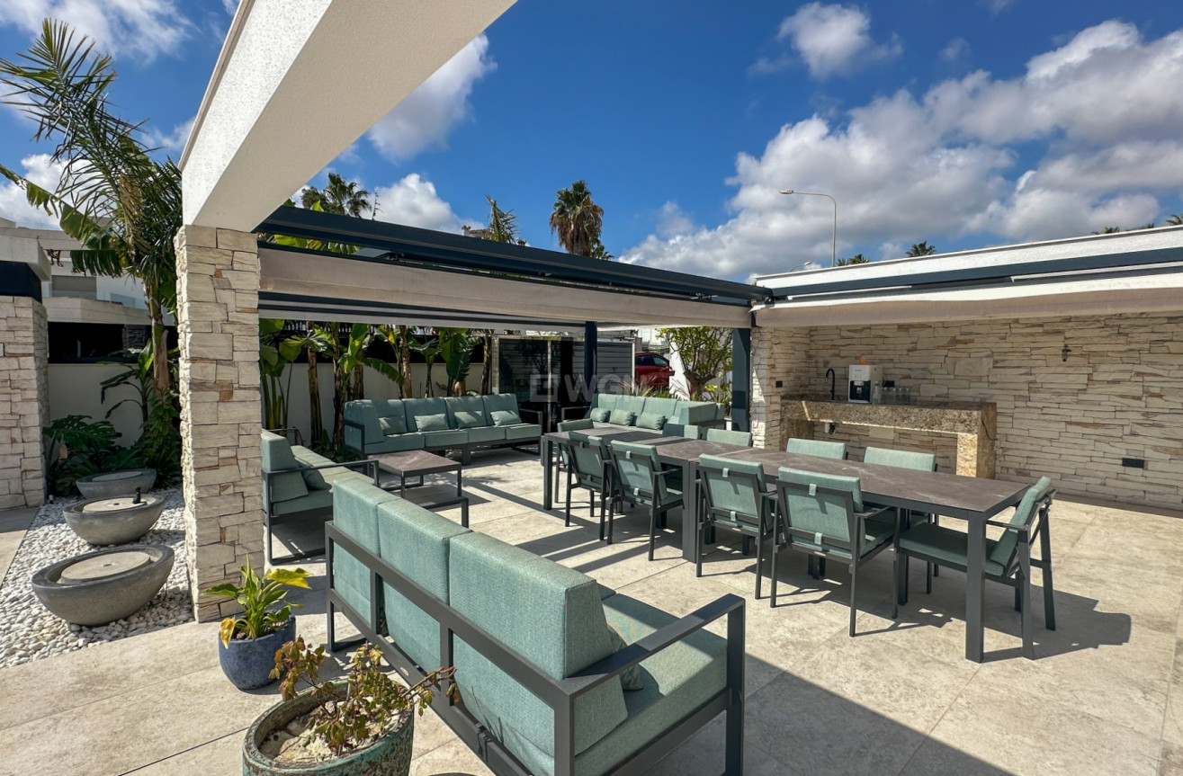 Resale - Villa - Orihuela Costa - Costa Blanca