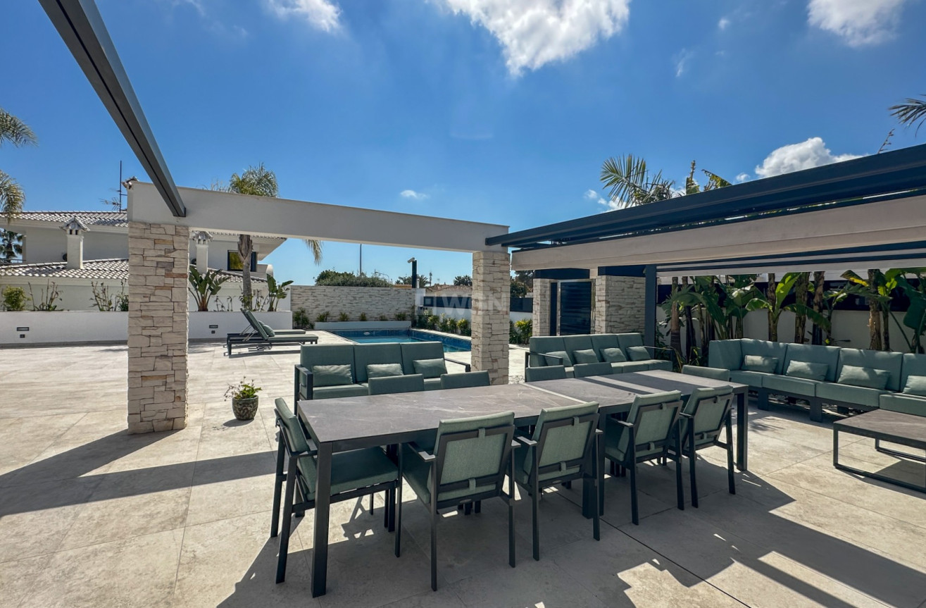 Resale - Villa - Orihuela Costa - Costa Blanca