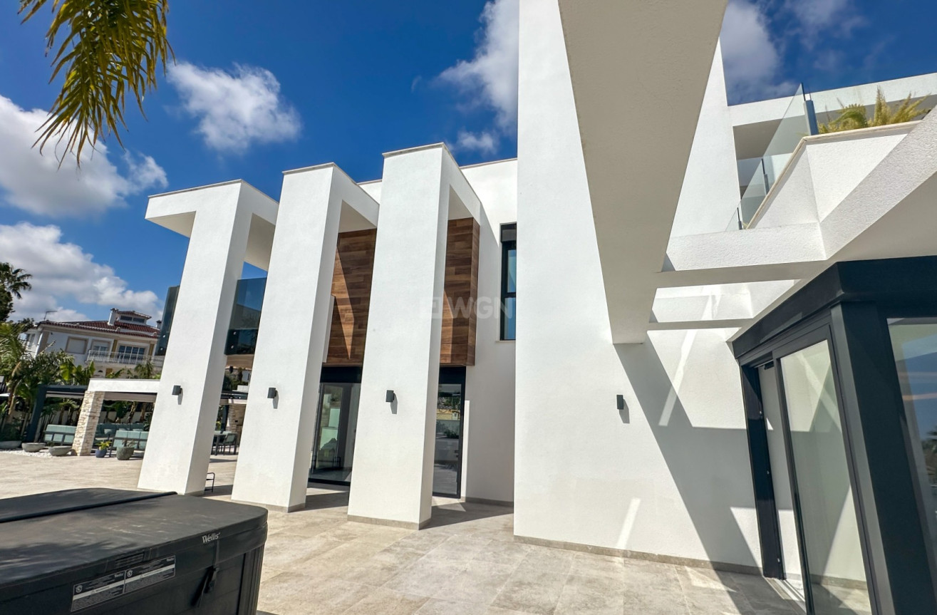 Resale - Villa - Orihuela Costa - Costa Blanca