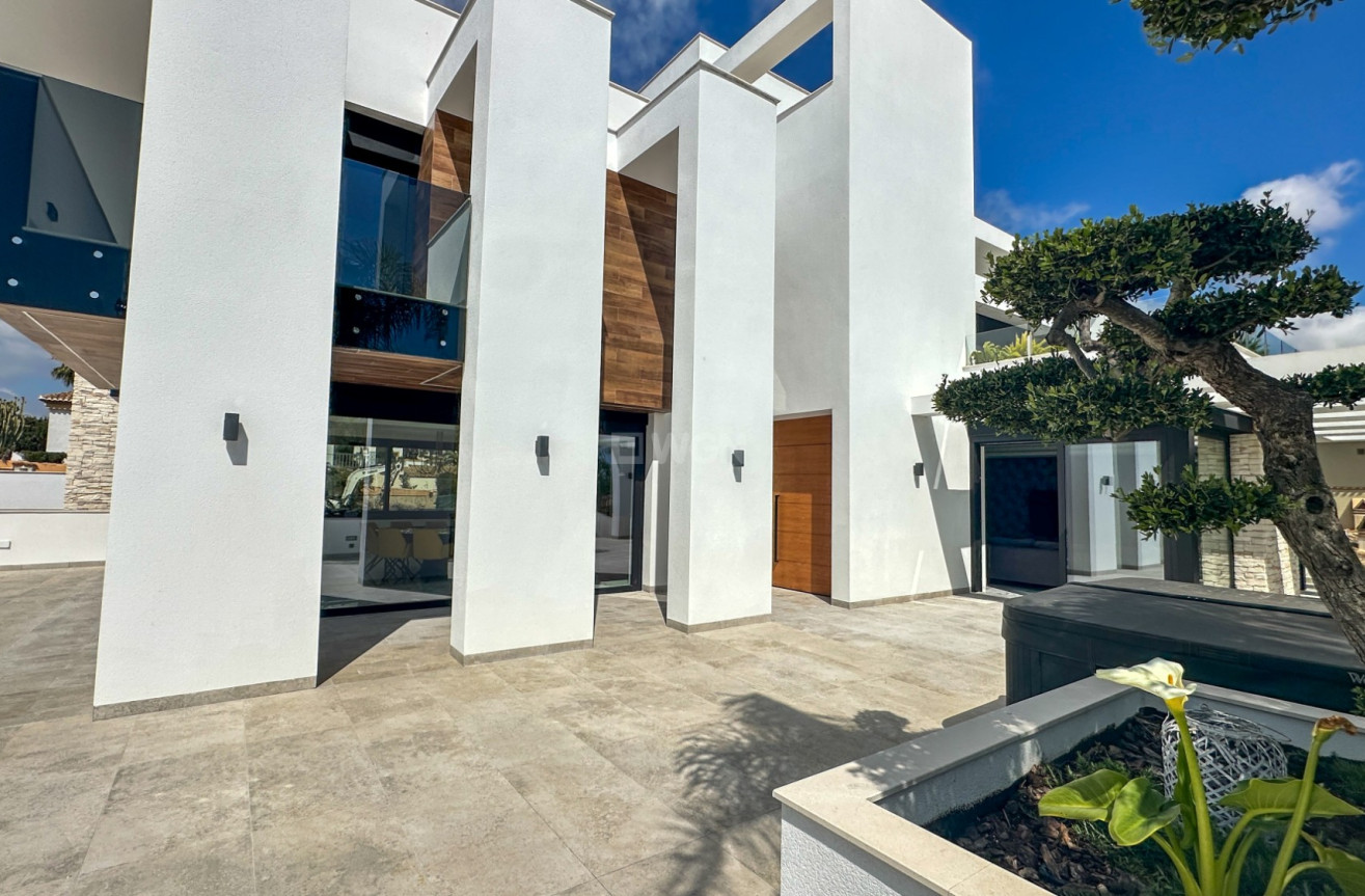 Resale - Villa - Orihuela Costa - Costa Blanca