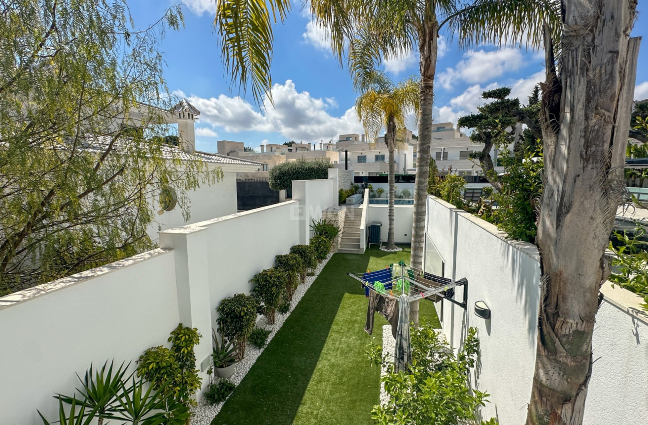 Resale - Villa - Orihuela Costa - Costa Blanca