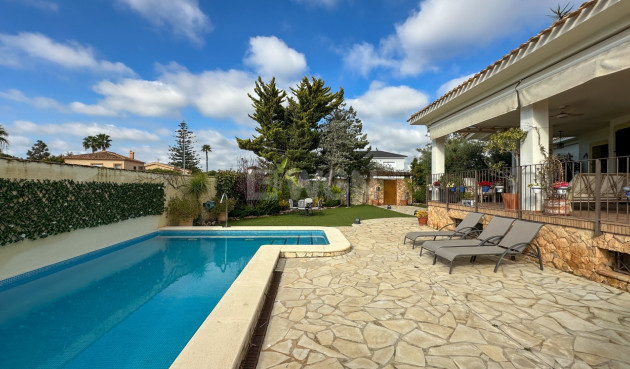 Resale - Villa - Dehesa de Campoamor - Costa Blanca