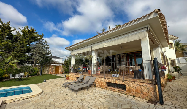 Resale - Villa - Dehesa de Campoamor - Costa Blanca