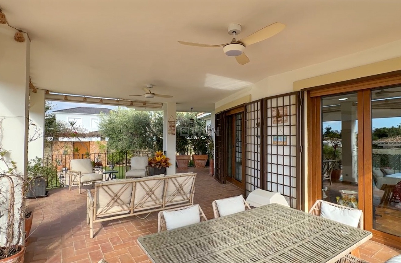 Resale - Villa - Dehesa de Campoamor - Costa Blanca