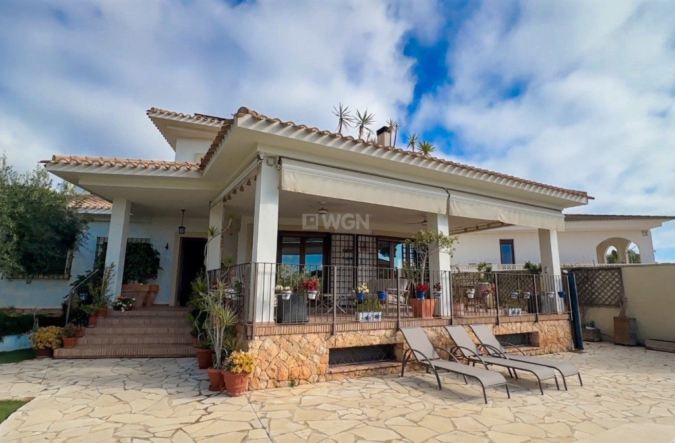Resale - Villa - Dehesa de Campoamor - Costa Blanca