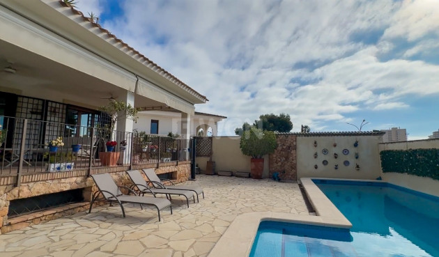 Resale - Villa - Dehesa de Campoamor - Costa Blanca