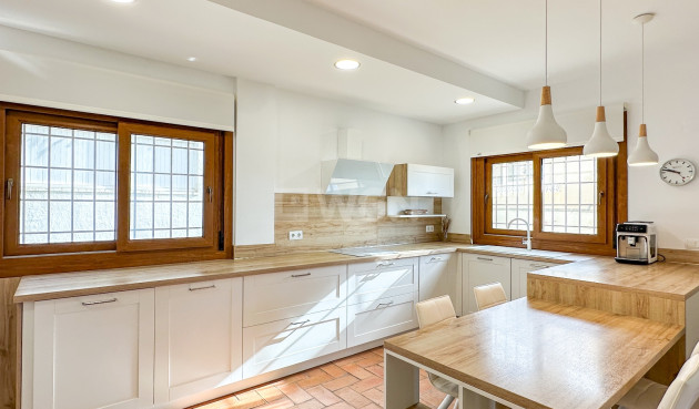 Resale - Villa - Dehesa de Campoamor - Costa Blanca