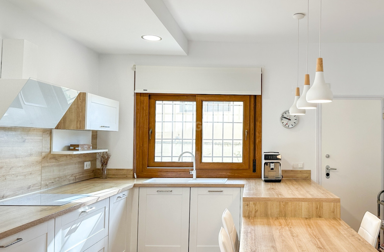 Resale - Villa - Dehesa de Campoamor - Costa Blanca