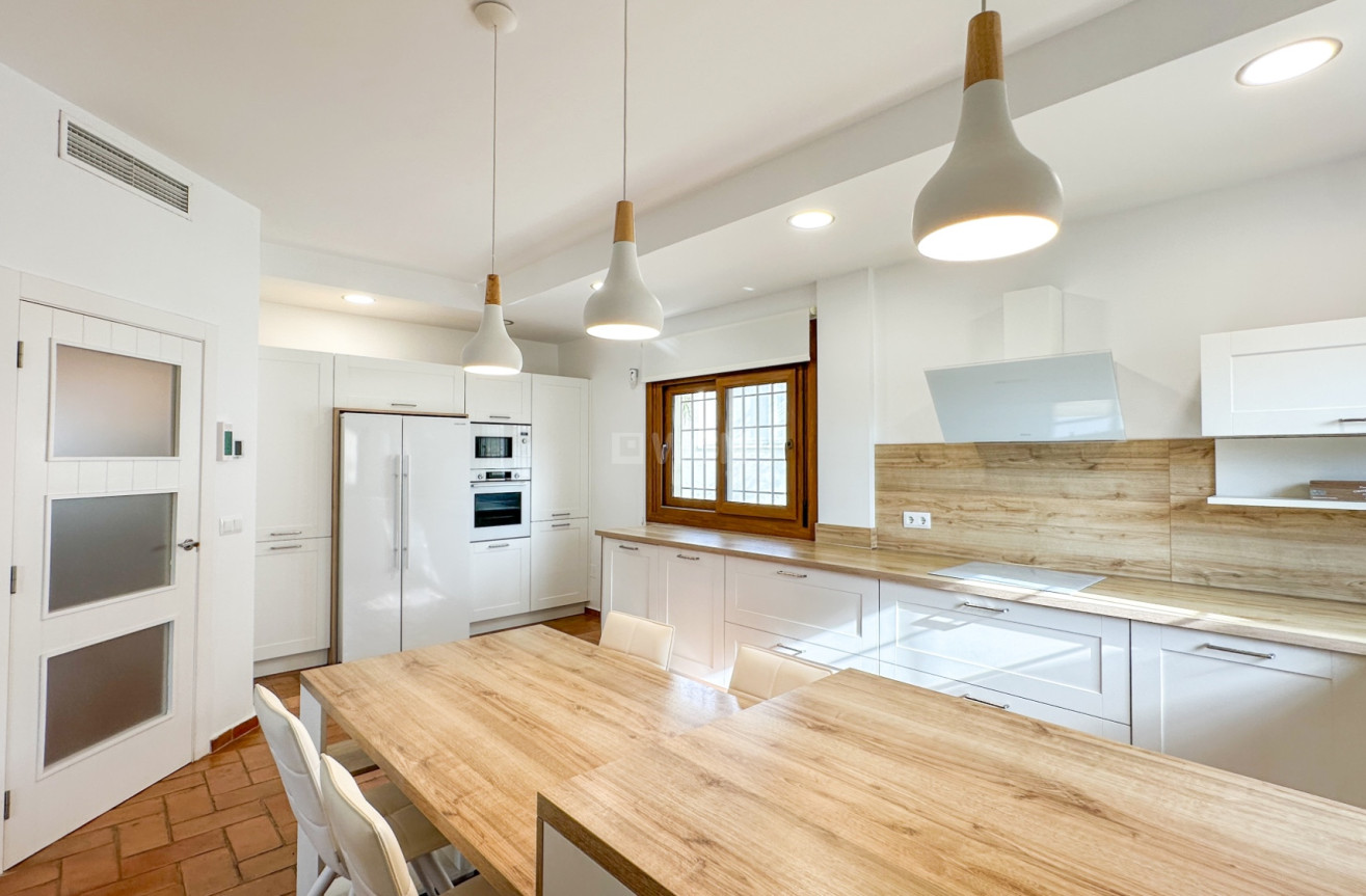 Resale - Villa - Dehesa de Campoamor - Costa Blanca