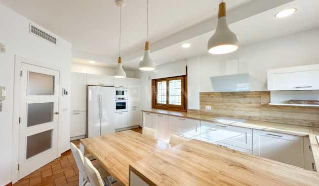 Resale - Villa - Dehesa de Campoamor - Costa Blanca