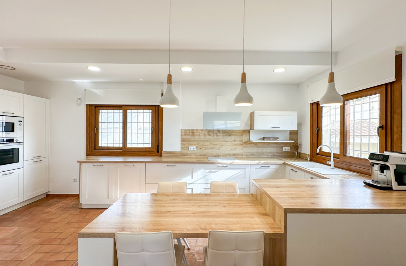 Resale - Villa - Dehesa de Campoamor - Costa Blanca