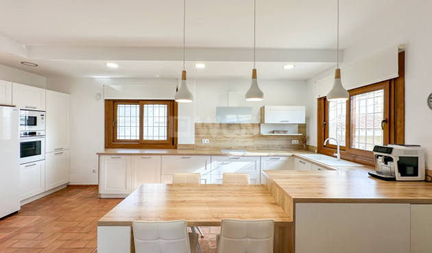 Resale - Villa - Dehesa de Campoamor - Costa Blanca